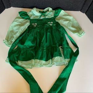 Vintage Polly Flinders Hand Smocked Embroidered Green 2T Girls Dress.